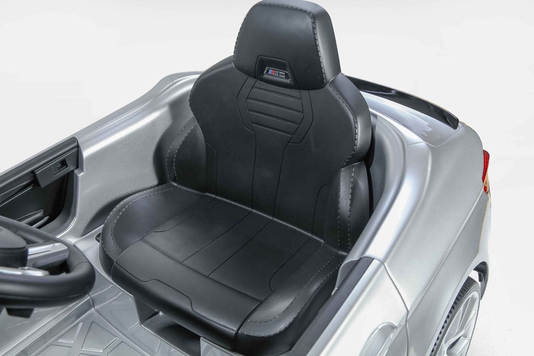 Kinder-Elektroauto BMW M5, metallisch lackiert, Originallizenz, 24V Batterie, mit öffnenden Türen, 2,4-GHz-Fernbedienung, weiche EVA-Räder, LED-Leuchten, Sanftanlauf, MP3-Player mit USB-Eingang