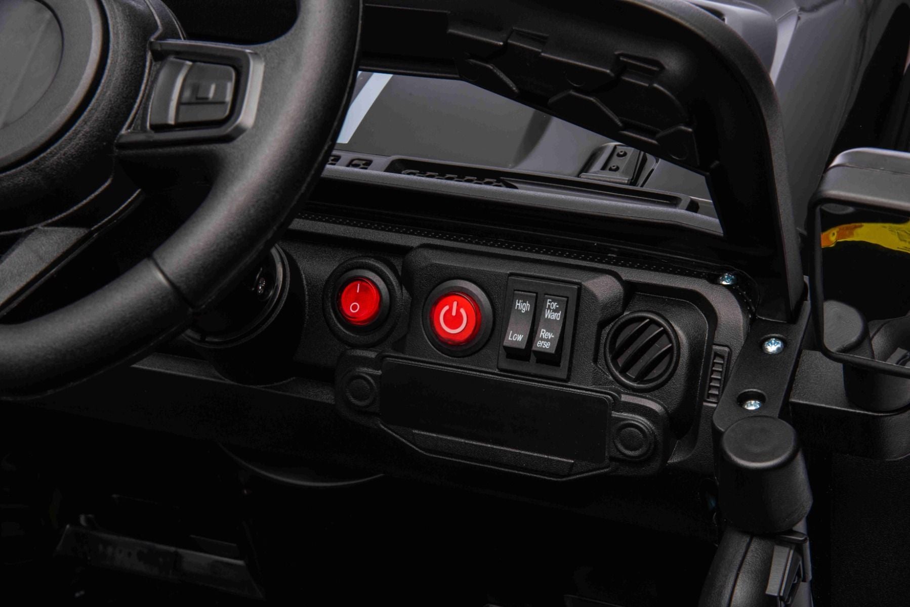 Elektroauto für Kinder OFFROAD NEW mit Hinterradantrieb, schwarz, Lithium-Batterie, hohes Fahrgestell, breiter Sitz, Hinterradfederung, 2,4-GHz-Fernbedienung, LED-Leuchten