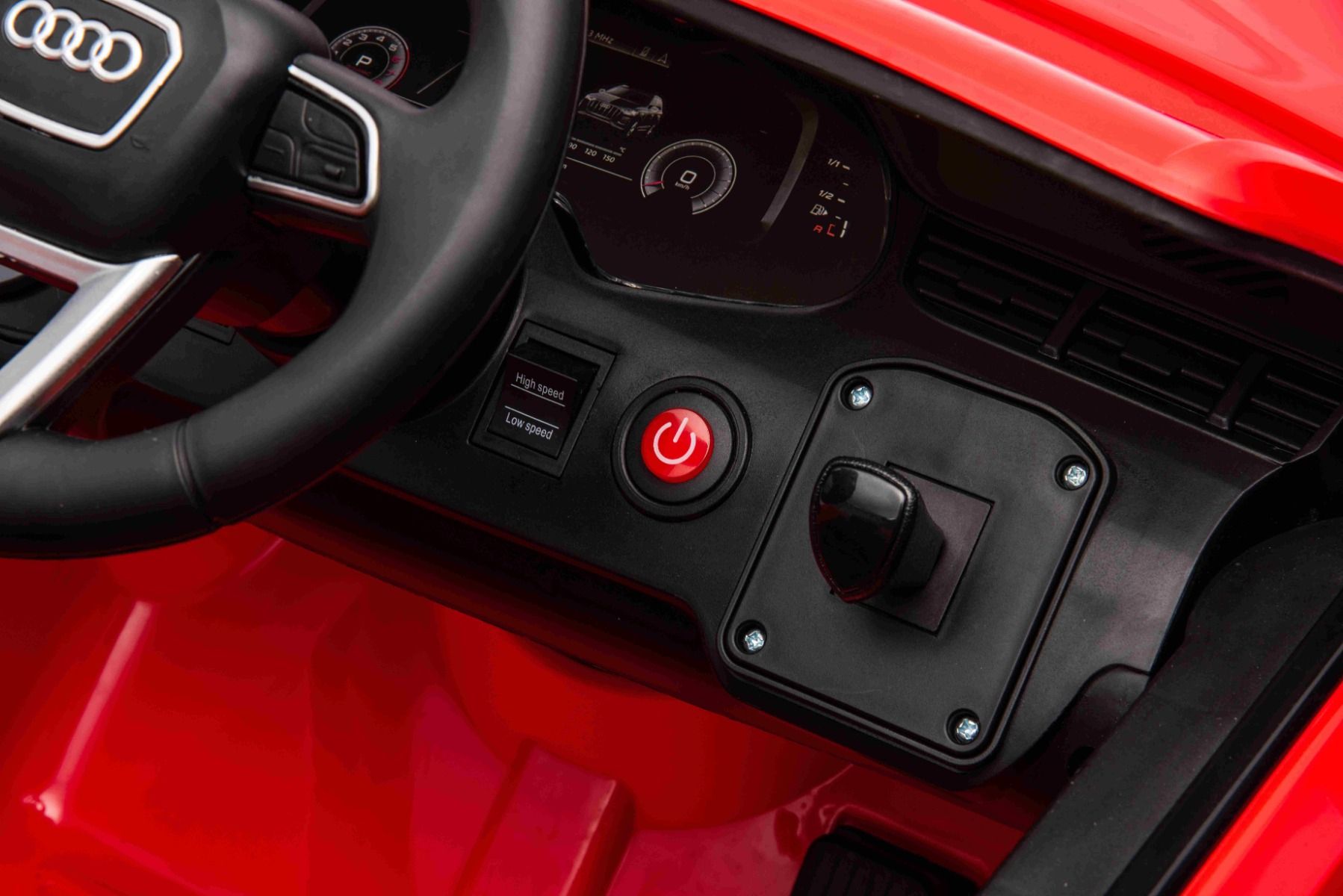 Elektro-Rutschauto Audi Q7 rot, Einsitzer, Einzelradaufhängung, 12-V-Batterie, Fernbedienung, 2 x 35-W-Motor, LED-Leuchten, MP3-Player mit USB/AUX-Eingang, lizenziert