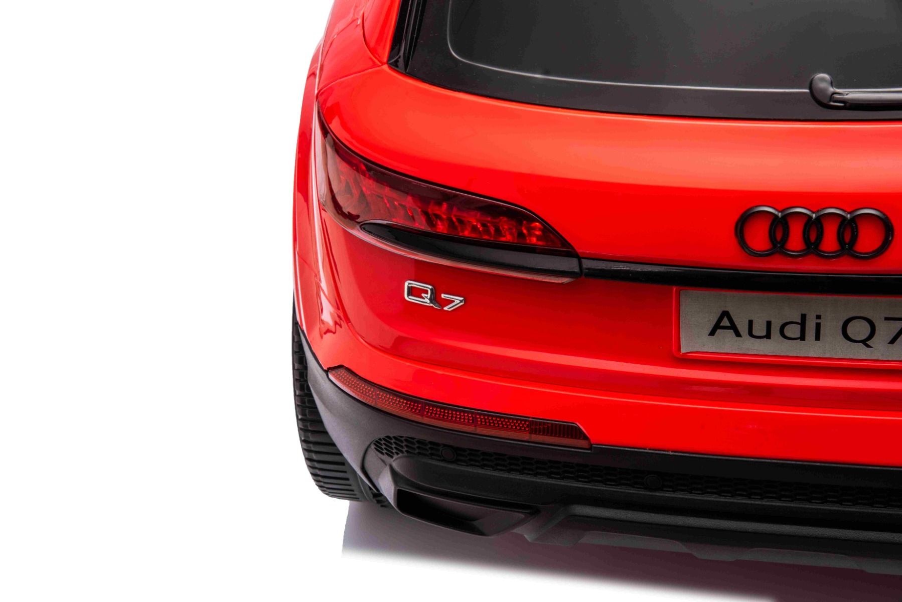 Elektro-Rutschauto Audi Q7 rot, Einsitzer, Einzelradaufhängung, 12-V-Batterie, Fernbedienung, 2 x 35-W-Motor, LED-Leuchten, MP3-Player mit USB/AUX-Eingang, lizenziert