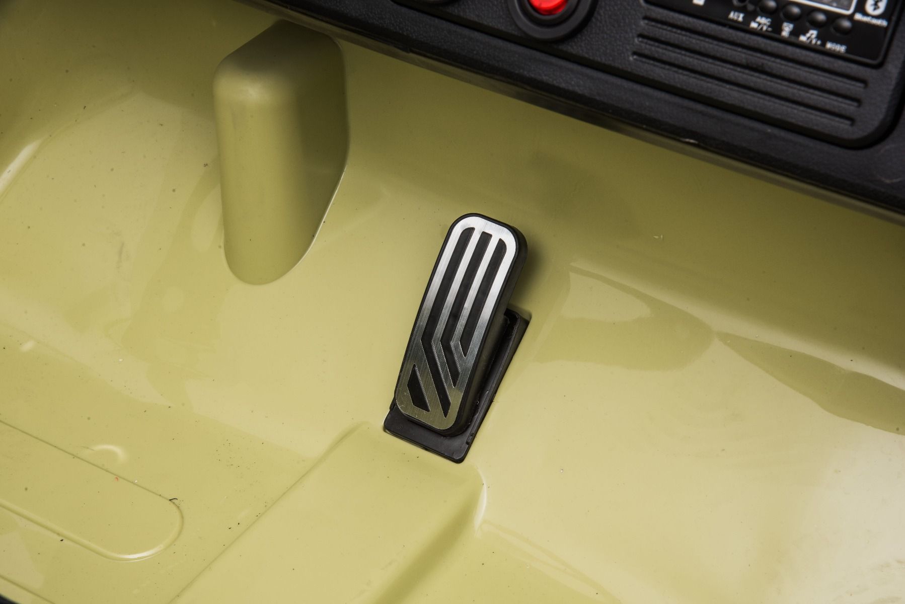 RIRICAR 4x4 Kinder Elektroauto 12V USA Army, 3 sitzer, Elektroauto für Kinder mit 2,4GHz Fernbedienung, MP3/USB/SD, Elektrofahrzeug Kinder ab 3-8 Jahre