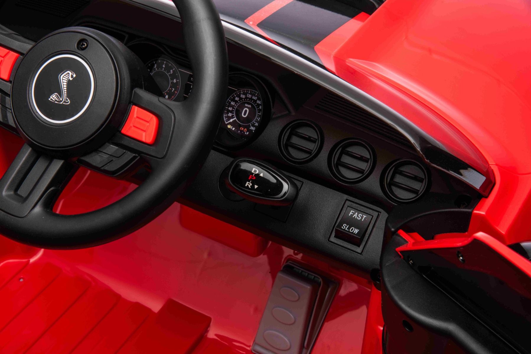 Ford Shelby Mustang GT 500 Cobra Elektro-Rutschauto, Rot, 2,4-GHz-Fernbedienung, USB-Eingang, LED-Leuchten, 2 x 30-W-Motor, ORIGINAL-Lizenz