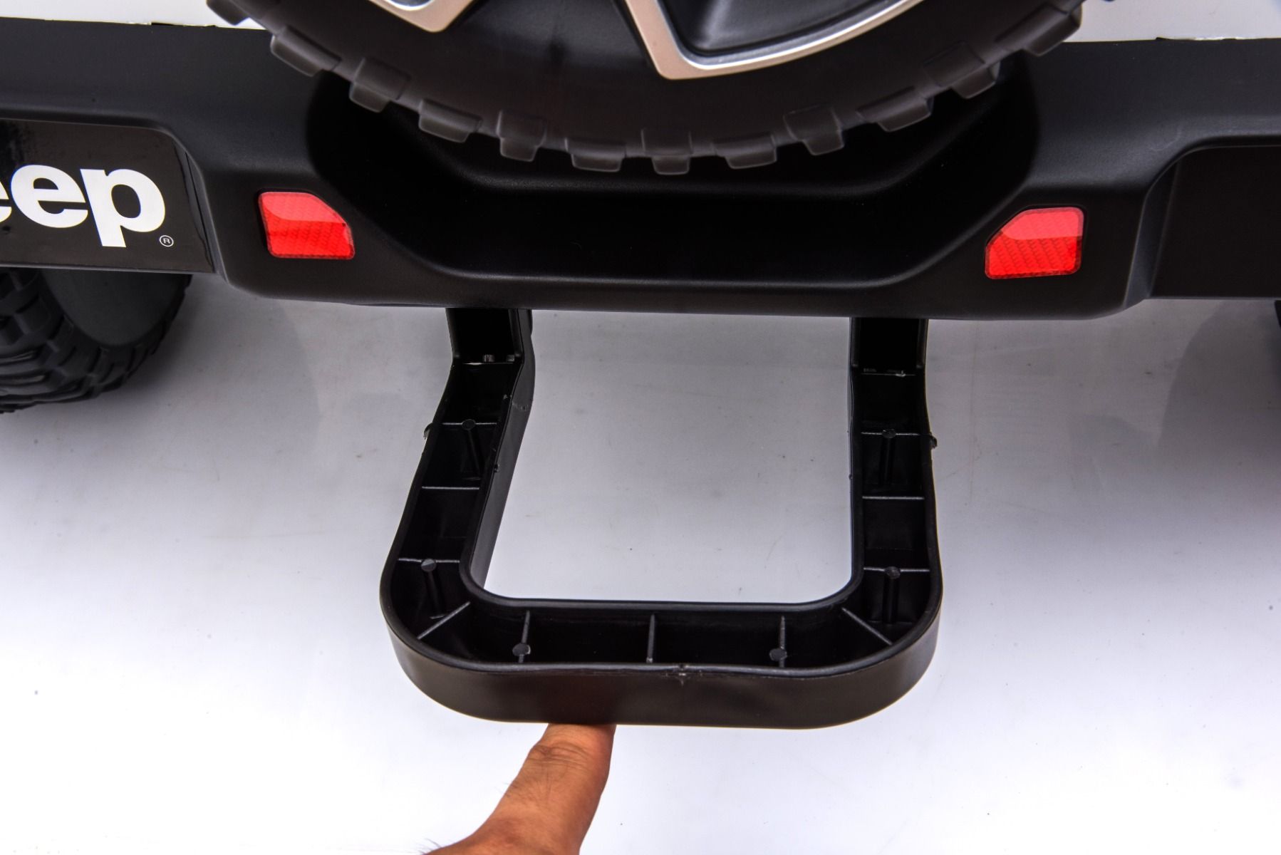 RIRICAR Elektroauto für Kinder 12V Jeep Wrangler, Weiß, kinder elektroauto 2 sitzer mit 2,4-GHz-Fernbedienung, Radio mit Bluetooth- und USB-Eingang, Lithium-Akku, Eva-Räder, elektrofahrzeug kinder ab 3-8 jahre