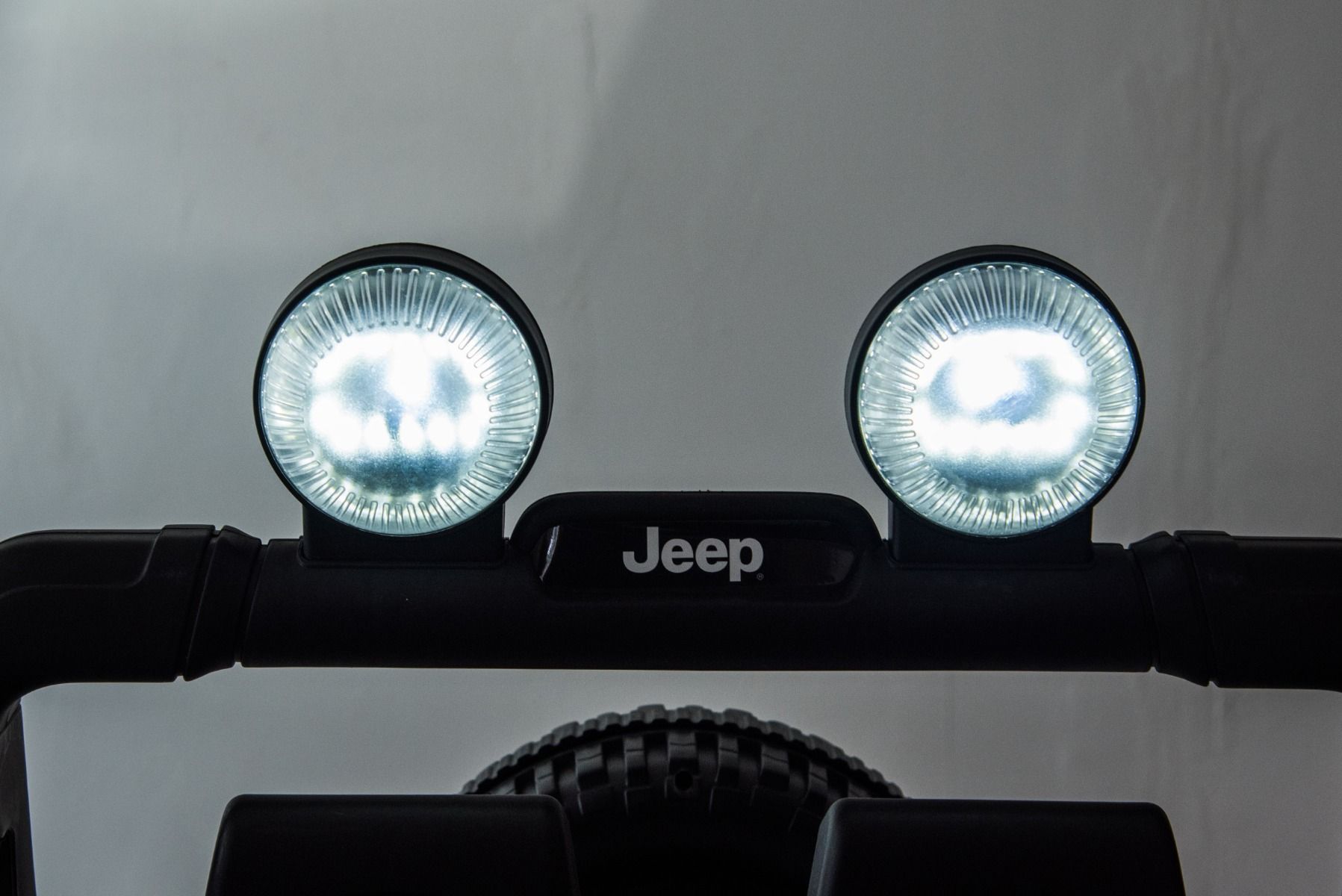 RIRICAR Elektroauto für Kinder 12V Jeep Wrangler, Weiß, kinder elektroauto 2 sitzer mit 2,4-GHz-Fernbedienung, Radio mit Bluetooth- und USB-Eingang, Lithium-Akku, Eva-Räder, elektrofahrzeug kinder ab 3-8 jahre