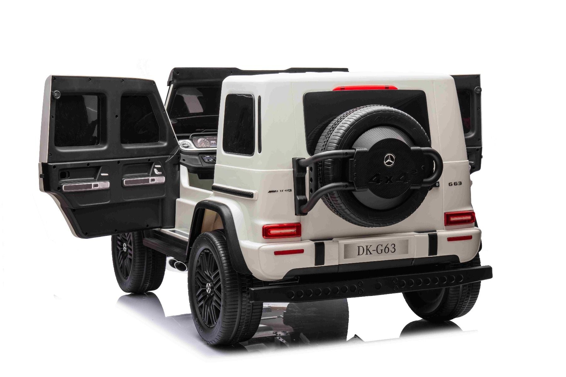 Elektro-Kinderauto Mercedes-Benz G63 AMG 4x4² Zweisitzer 12V, Weiß, MP3-Player mit USB/AUX-Eingang, 4x4-Antrieb, Batterie 12V14Ah, gefederte EVA-Räder, Kunstledersitze, Fernbedienung, Lizenziert