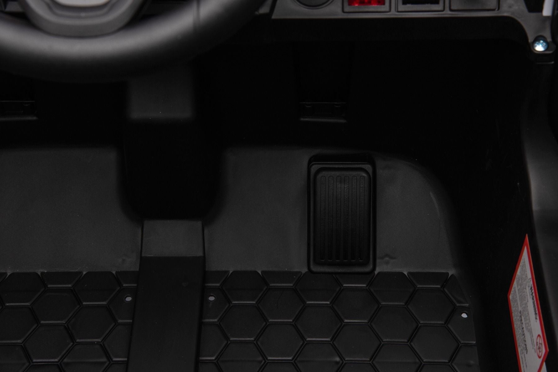 Elektrisches Aufsitzauto UTV Small 12V, weiß, Hinterradantrieb, 12V Batterie, Kunststoffräder, Breiter Doppelsitz für nur ein Kind, 2,4 GHz Fernbedienung, MP3-Player mit USB/SD-Eingang, LED-Leuchten