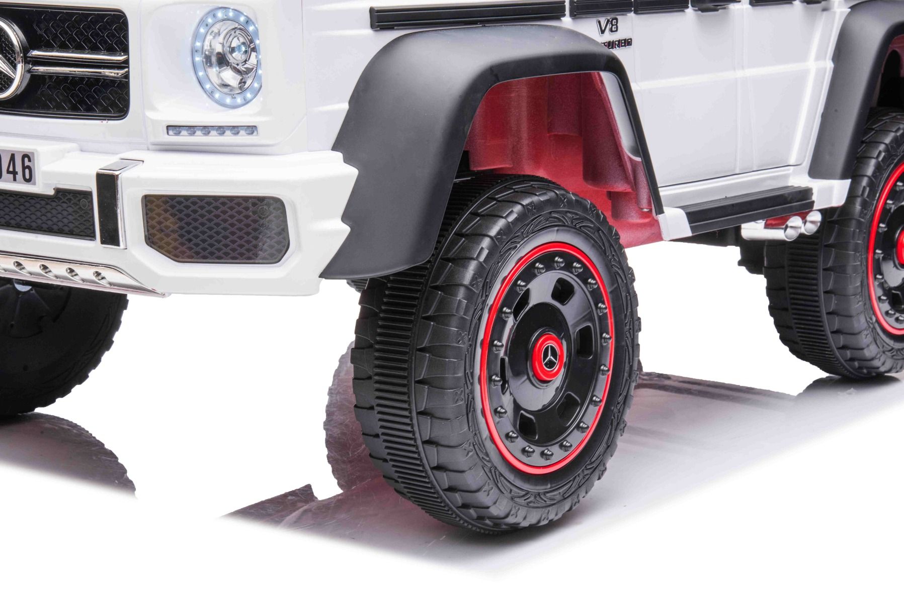 Elektro-Rutschauto Mercedes-Benz G63 AMG 6X6, Einsitzer, Weiß, 6 Räder mit Einzelradaufhängung, Antrieb 2 x 45-W-Motoren, 12V10AH-Batterie, Kunststoffräder und -sitz, Fernbedienung, lizenziert