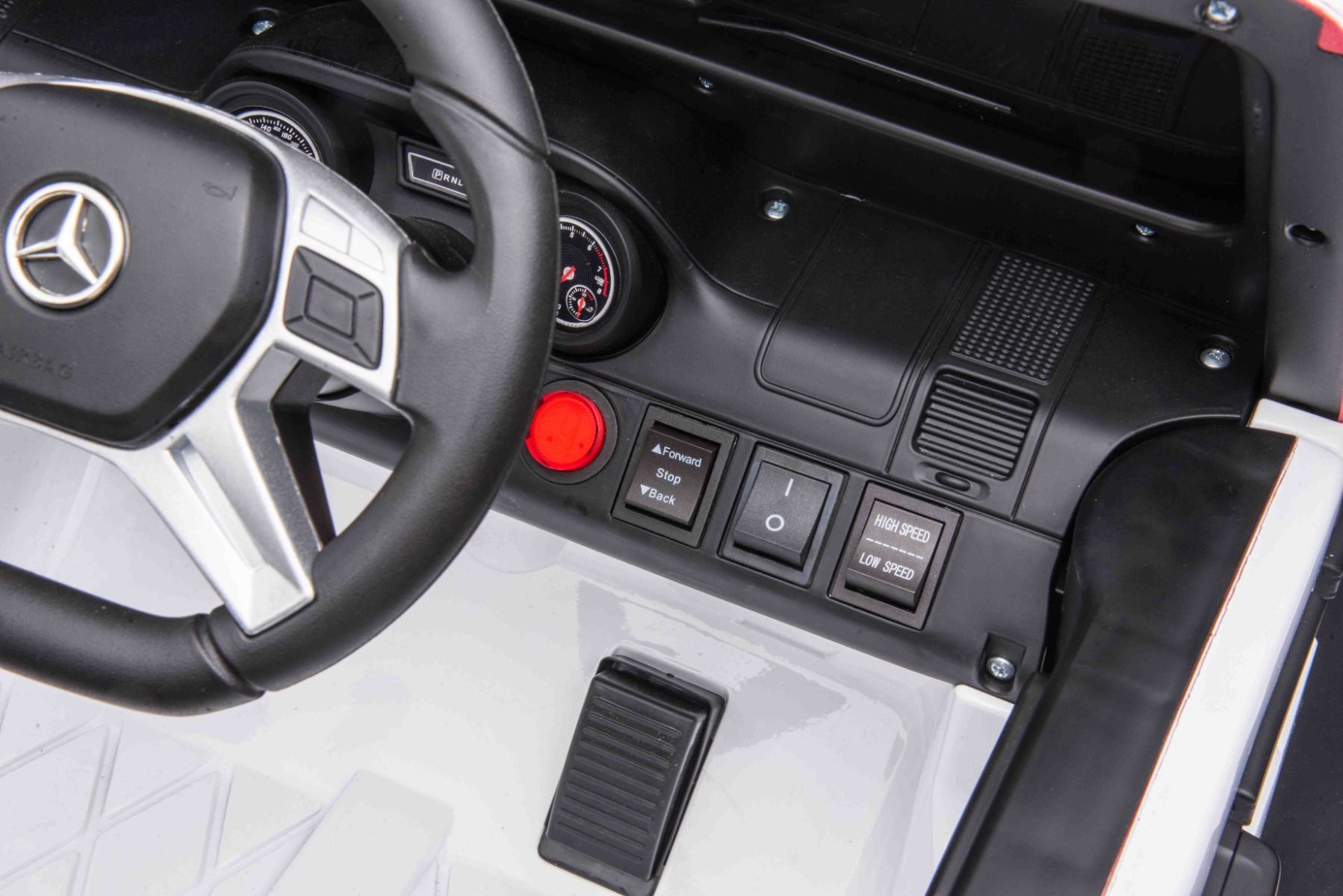 Elektro-Rutschauto Mercedes-Benz G63 AMG 6X6, Einsitzer, Weiß, 6 Räder mit Einzelradaufhängung, Antrieb 2 x 45-W-Motoren, 12V10AH-Batterie, Kunststoffräder und -sitz, Fernbedienung, lizenziert