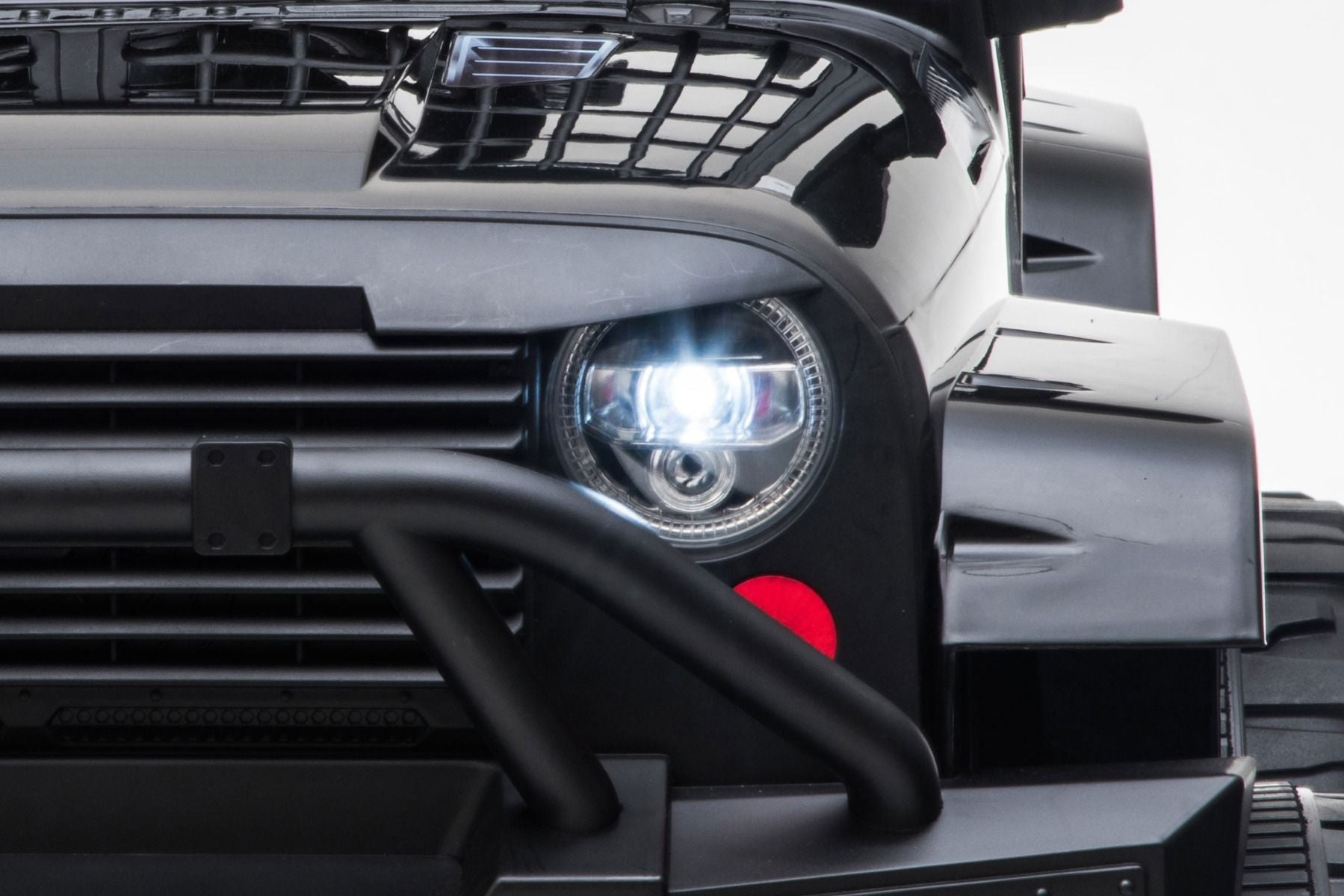 Kinder Elektroauto 12V Offroad Modell 2023 schwarz, hohes Fahrgestell, breiter Sitz, hängende Achsen, Elektroauto für kinder mit 2,4-GHz-Fernbedienung, MP3/USB , LED-Leuchten, elektroauto kinder ab 3-8 jahre