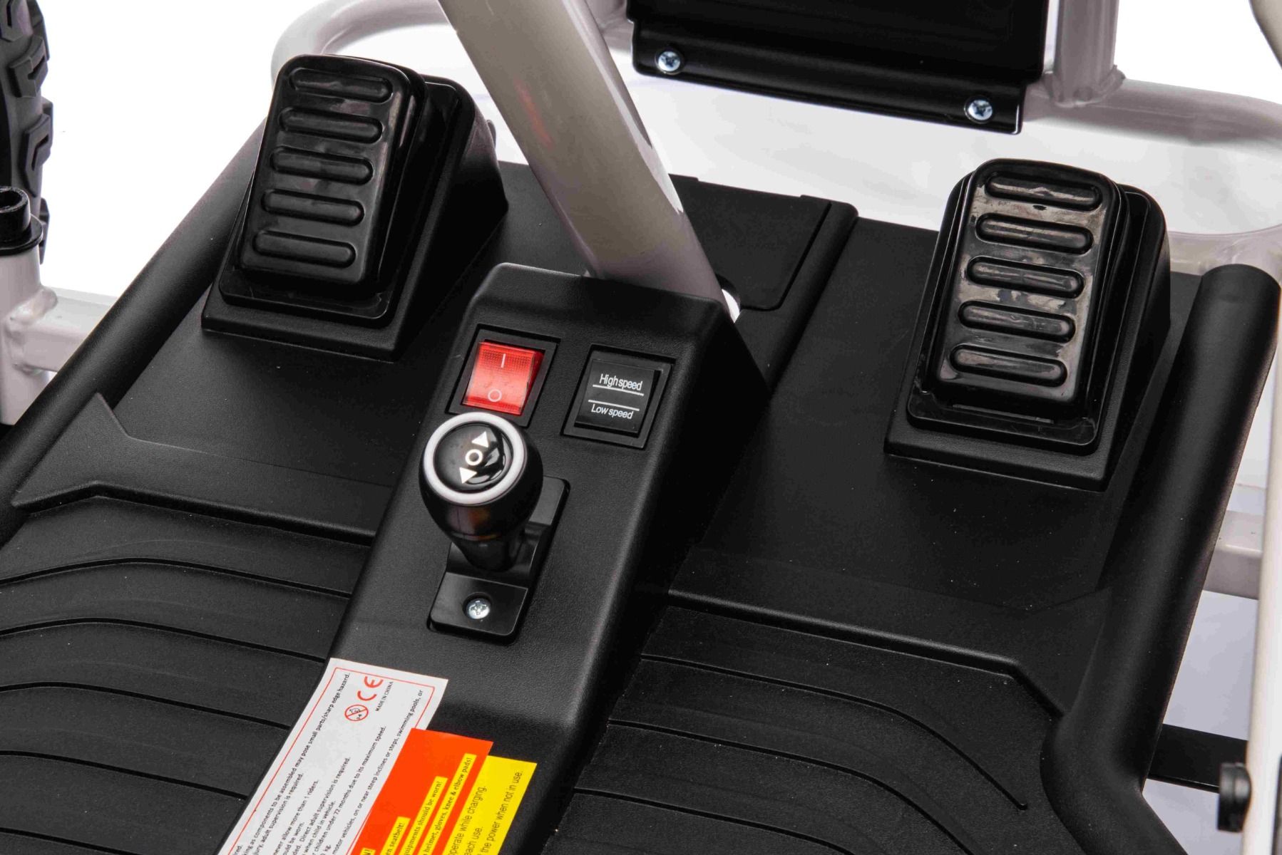 Elektrisches Aufsitz-Sportcart 24V, Weiß, weiche EVA-Räder, Kunstledersitz, sanfte Drift-Räder, 2 x 50W Motor, 24V Akku, massive Metallkonstruktion