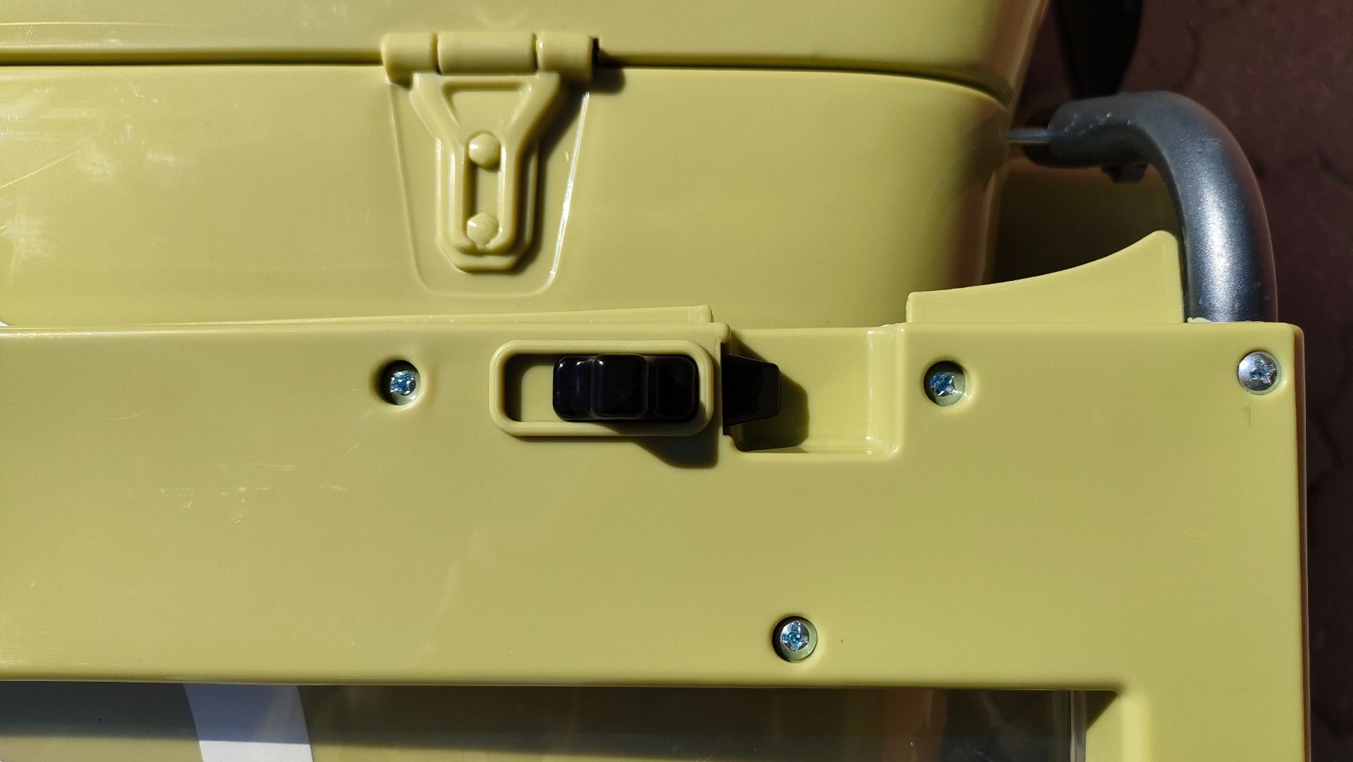 RIRICAR 4x4 Kinder Elektroauto 12V USA Army, 3 sitzer, Elektroauto für Kinder mit 2,4GHz Fernbedienung, MP3/USB/SD, Elektrofahrzeug Kinder ab 3-8 Jahre