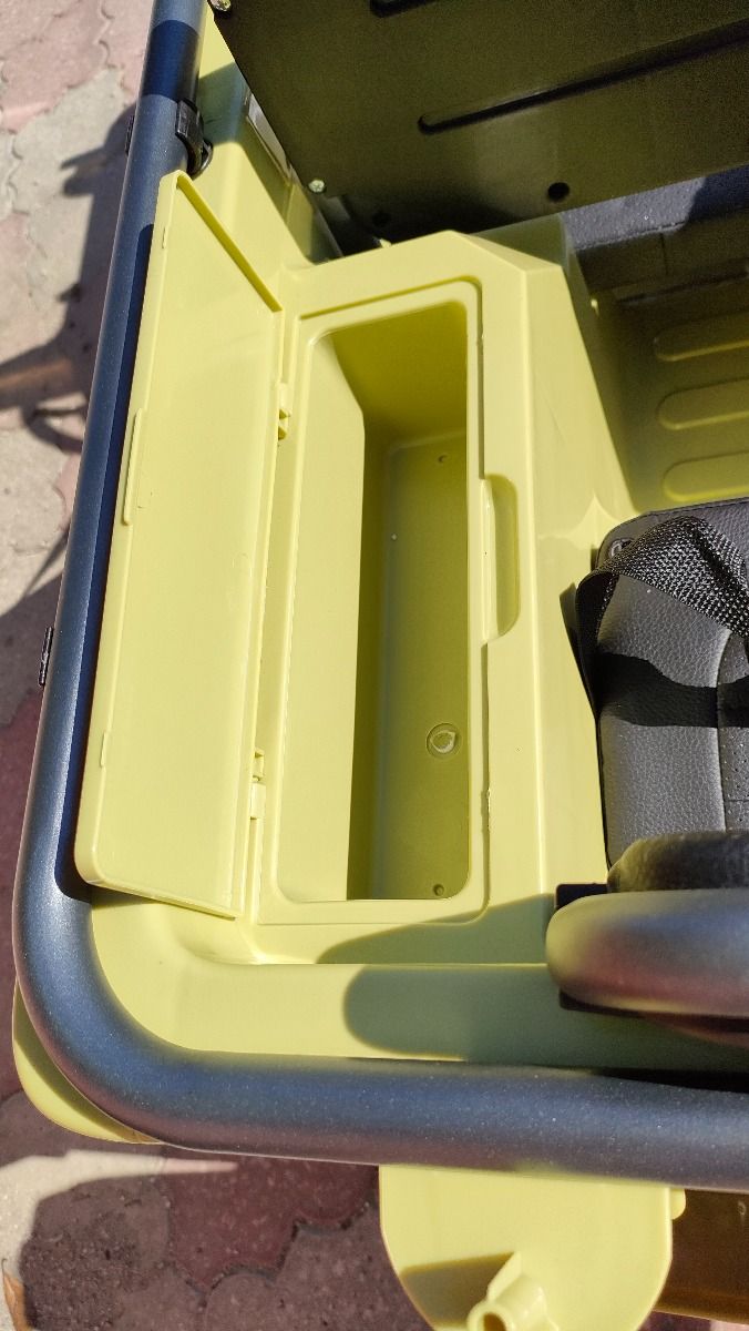 RIRICAR 4x4 Kinder Elektroauto 12V USA Army, 3 sitzer, Elektroauto für Kinder mit 2,4GHz Fernbedienung, MP3/USB/SD, Elektrofahrzeug Kinder ab 3-8 Jahre