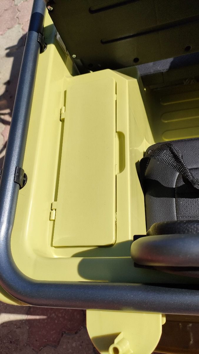 RIRICAR 4x4 Kinder Elektroauto 12V USA Army, 3 sitzer, Elektroauto für Kinder mit 2,4GHz Fernbedienung, MP3/USB/SD, Elektrofahrzeug Kinder ab 3-8 Jahre