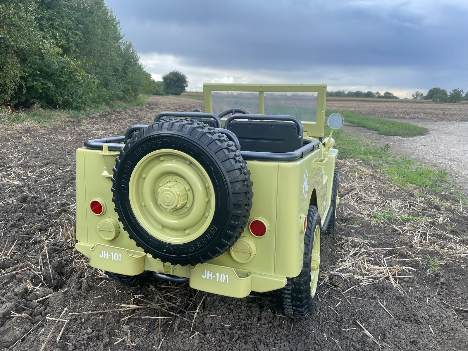 RIRICAR 4x4 Kinder Elektroauto 12V USA Army, 3 sitzer, Elektroauto für Kinder mit 2,4GHz Fernbedienung, MP3/USB/SD, Elektrofahrzeug Kinder ab 3-8 Jahre